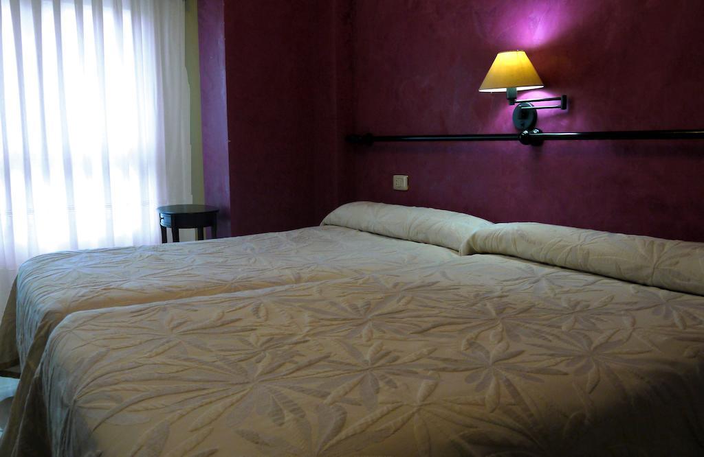 Hotel Lena Pola de Lena Pokój zdjęcie