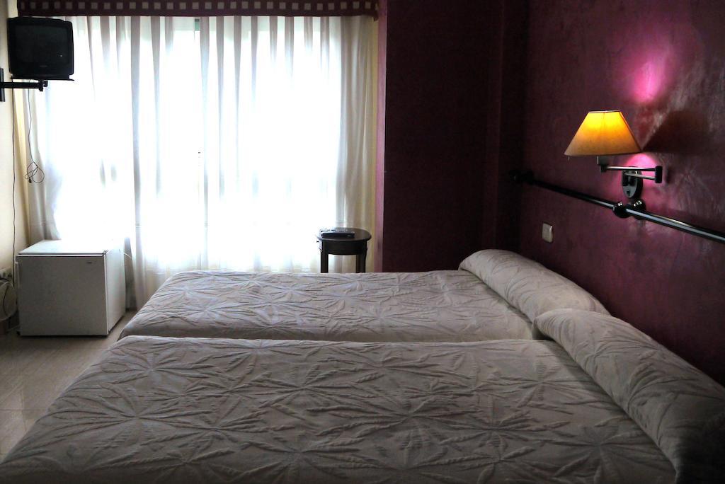 Hotel Lena Pola de Lena Pokój zdjęcie